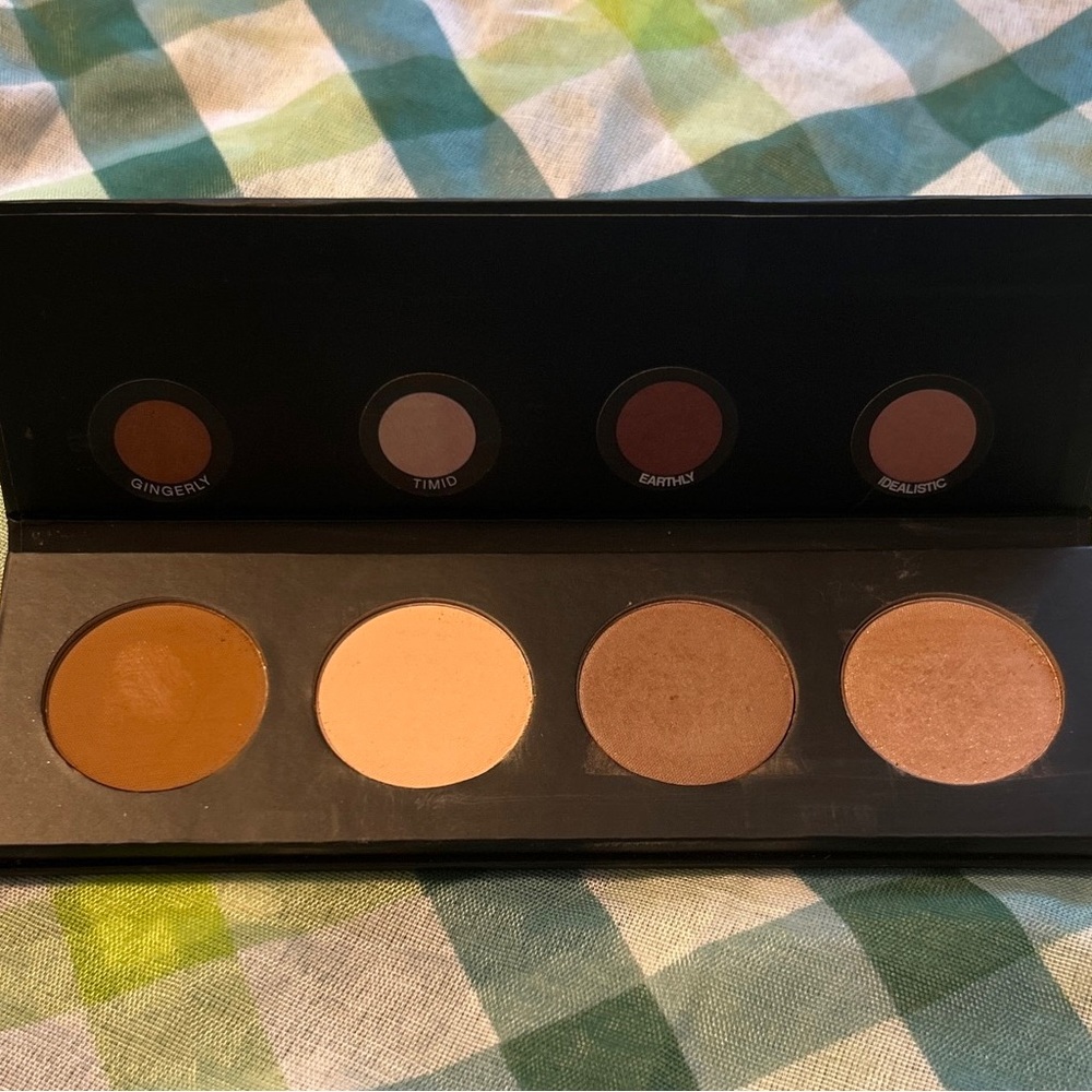 Makeup Bundle - Picture 4 of 6